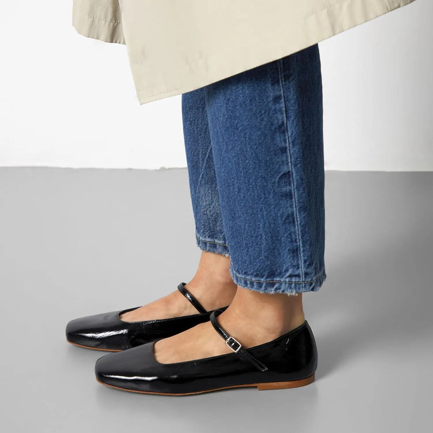 Ballet Flats Shoes for Women Square Toe Pull-on Style Mary Jane Inspired Design for Dressy Occasions and Vintage Charm