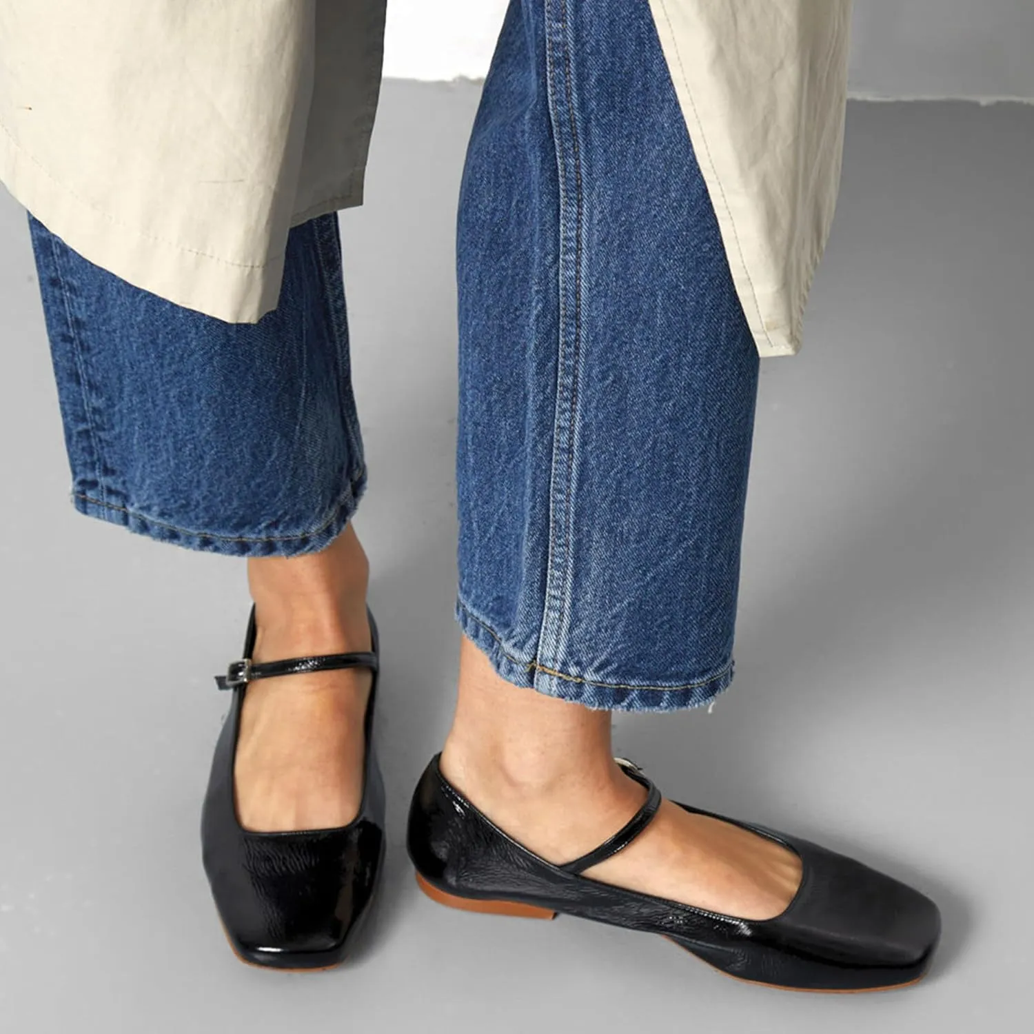 Ballet Flats Shoes for Women Square Toe Pull-on Style Mary Jane Inspired Design for Dressy Occasions and Vintage Charm