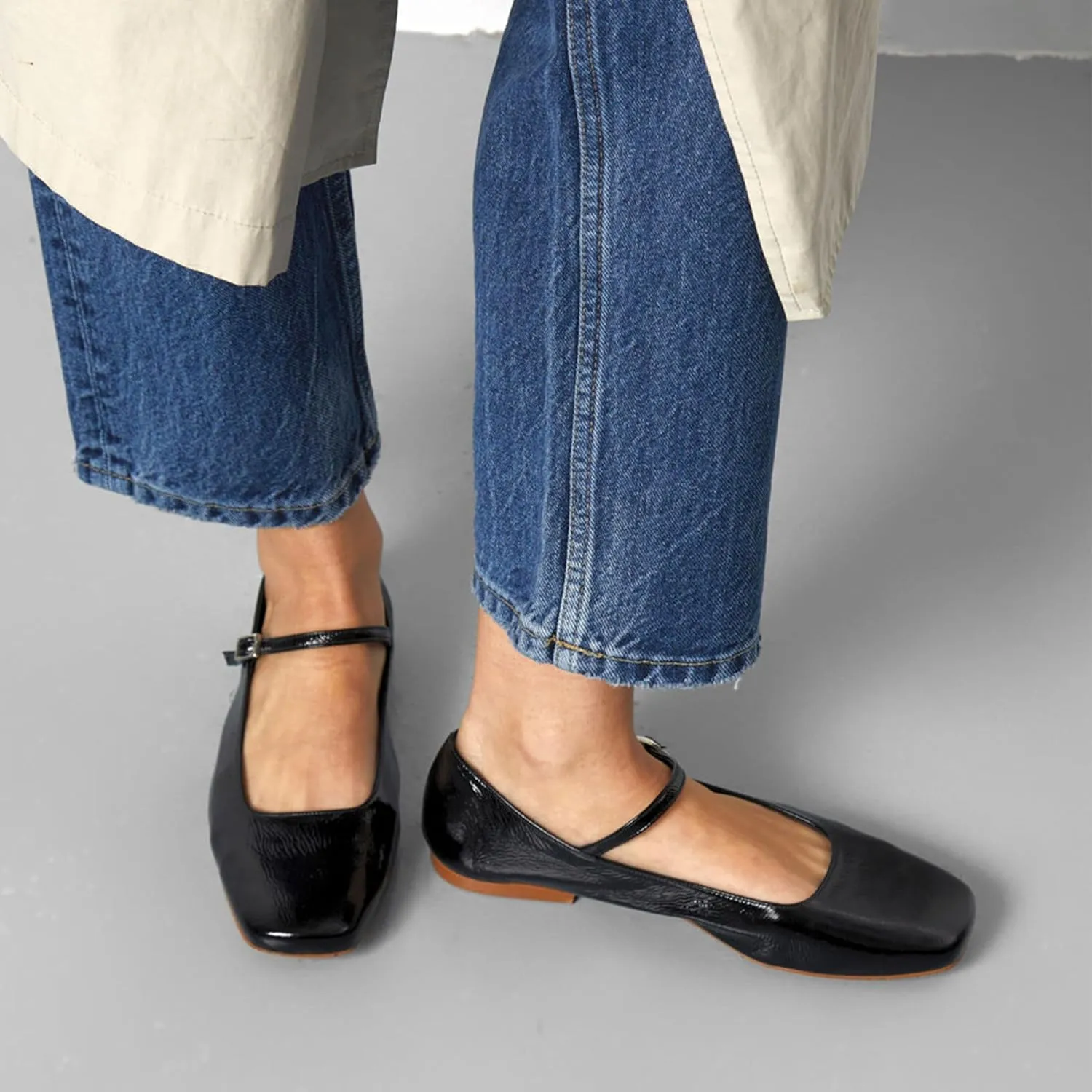 Ballet Flats Shoes for Women Square Toe Pull-on Style Mary Jane Inspired Design for Dressy Occasions and Vintage Charm