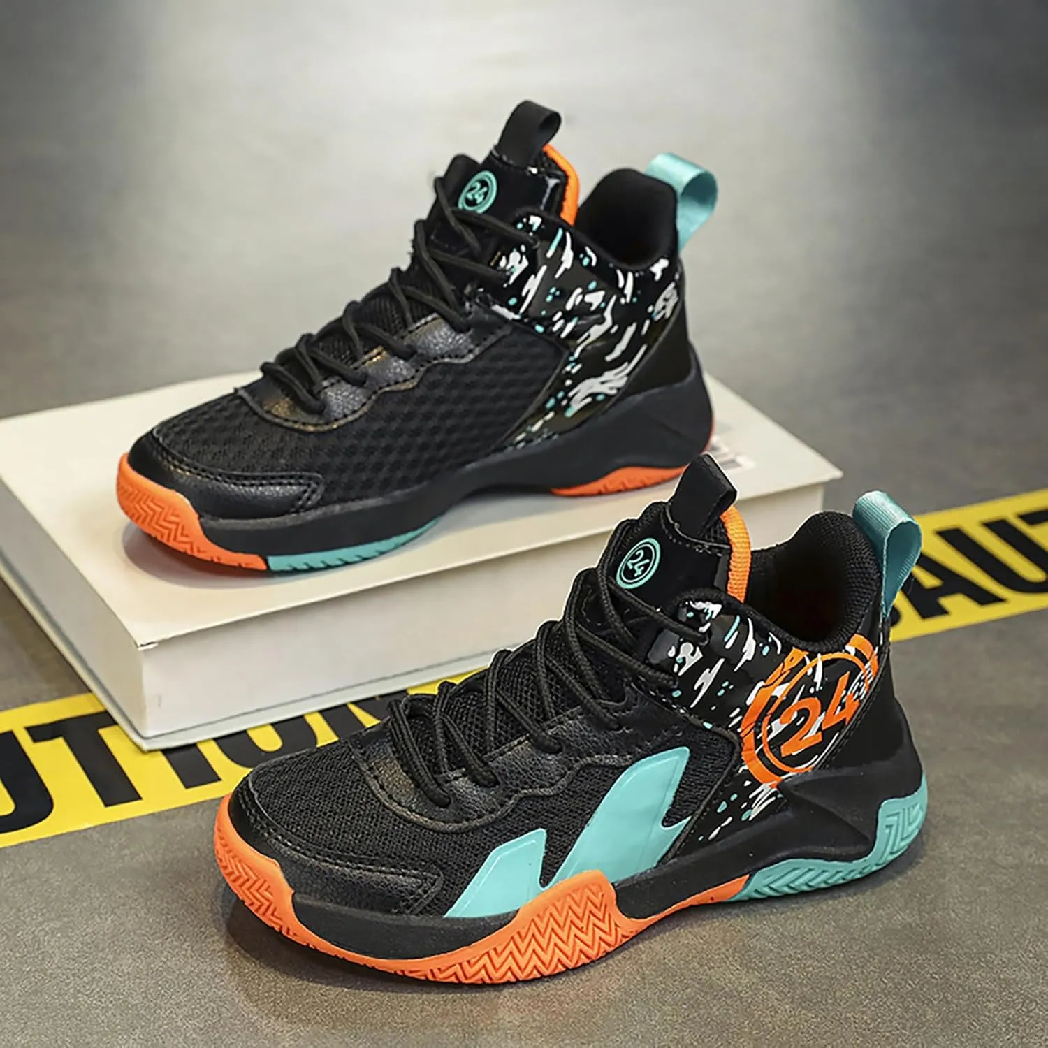 Boys Basketball Shoes Kids Basketball Sneakers Breathable Tennis Shoes for Boys Girls