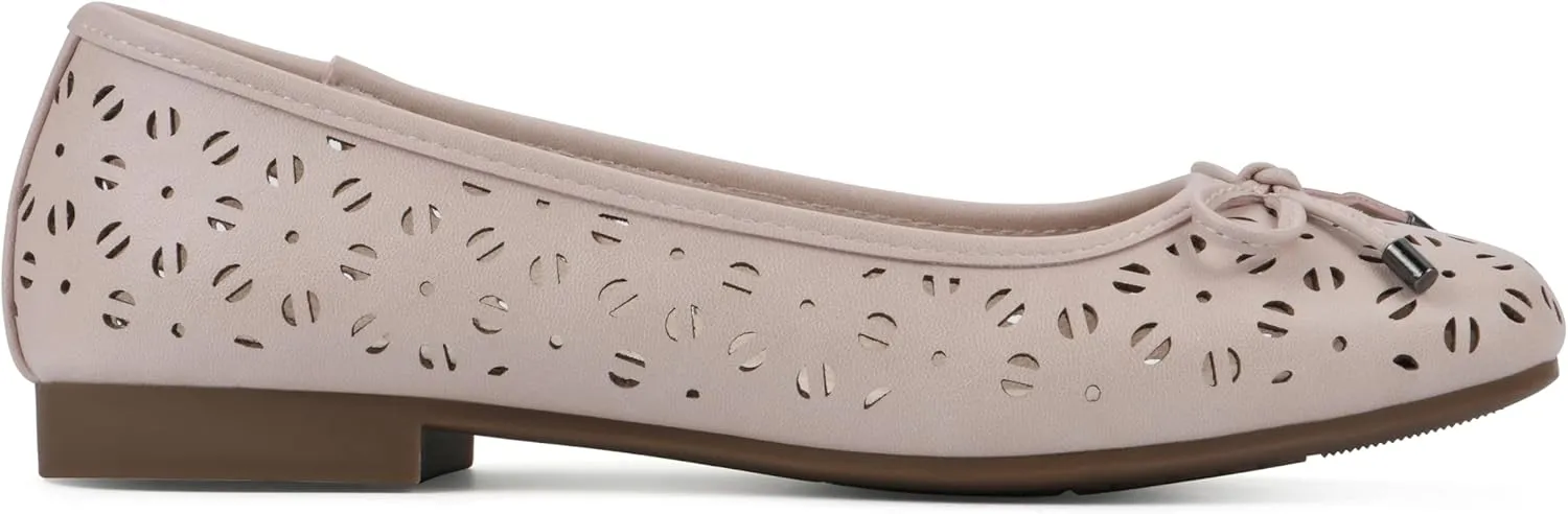 CLIFFS BY WHITE MOUNTAIN Women's Bessa Ballet Flat