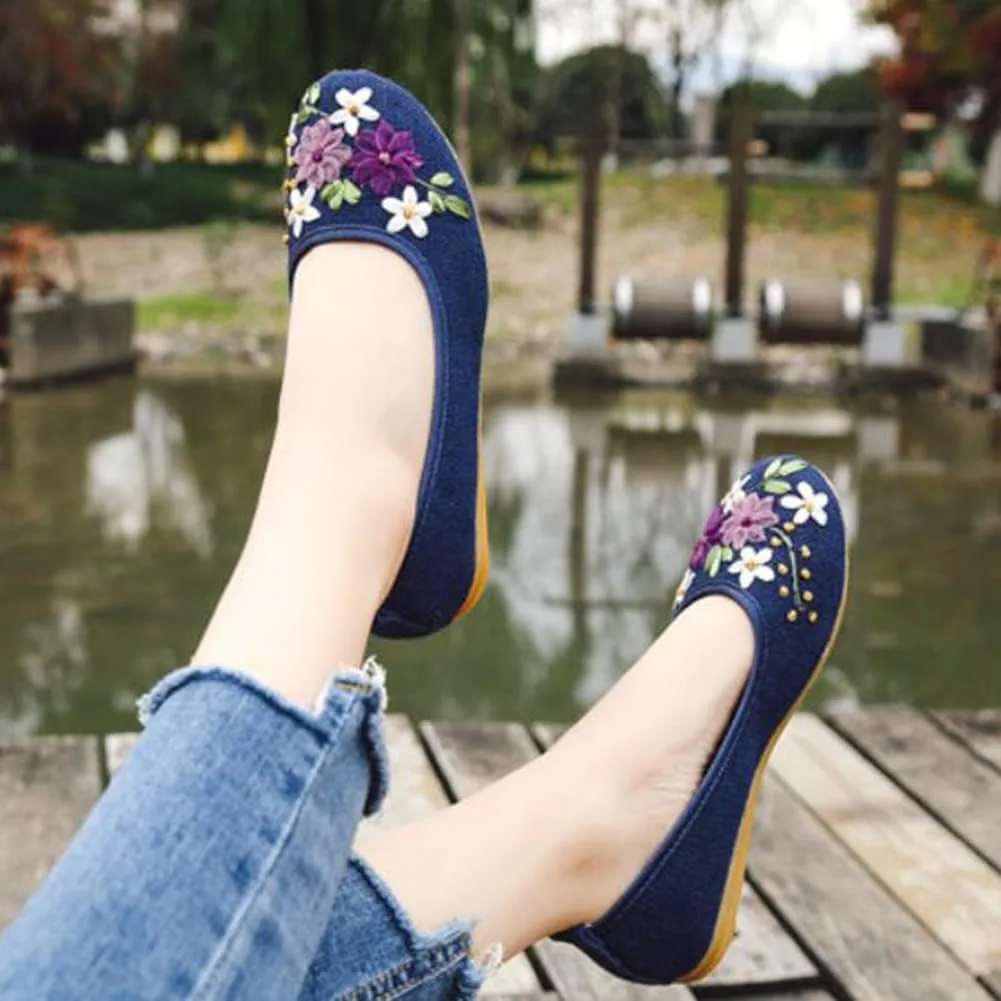 COVOYYAR Women's National Style Embroidered Flower Ballet Flats Slip On Shoes