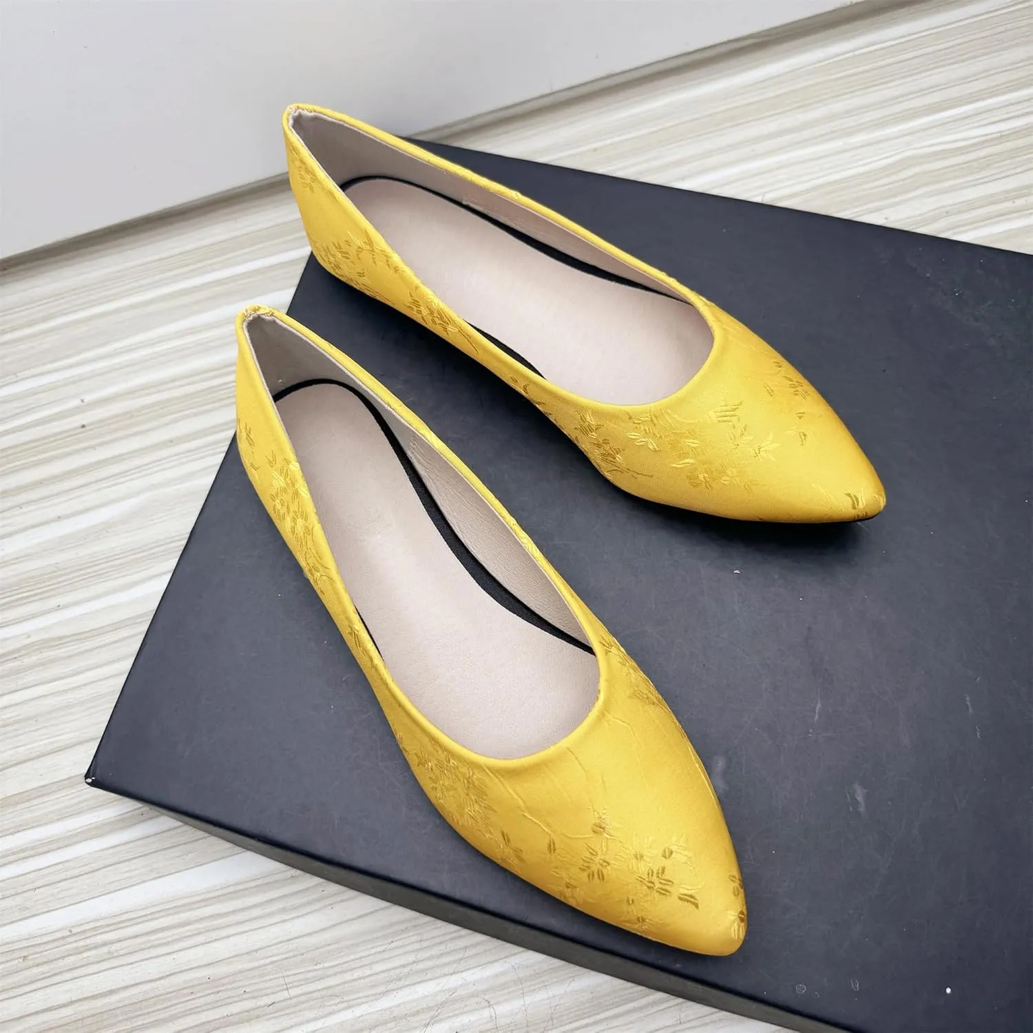 Dear Time Women's Pointed Toe Ballets Flower Embroidered Flat Shoes Dress Flats Slip on Walking Shoes