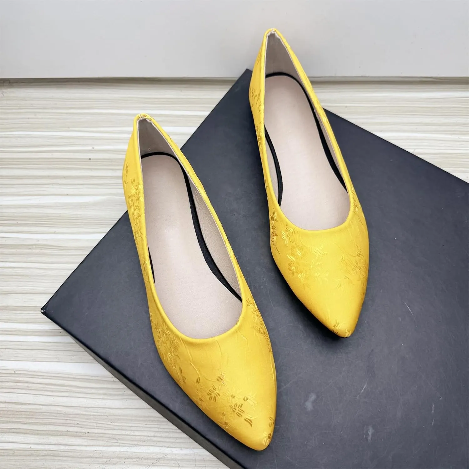 Dear Time Women's Pointed Toe Ballets Flower Embroidered Flat Shoes Dress Flats Slip on Walking Shoes