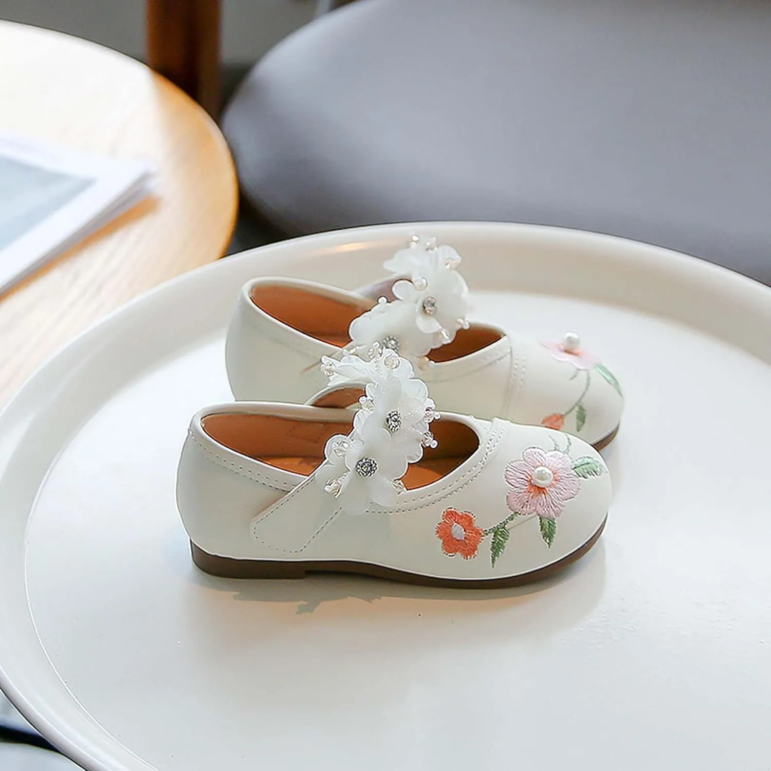 Girl Mary Jane Dance Shoes Ballet Sports Shoes Traditional Chinese Flower Embroidered Shoes Princess Skirt Flat Shoes