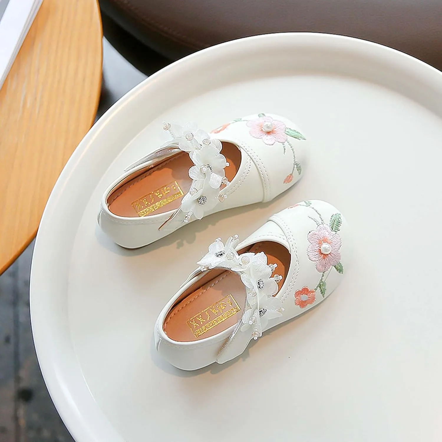 Girl Mary Jane Dance Shoes Ballet Sports Shoes Traditional Chinese Flower Embroidered Shoes Princess Skirt Flat Shoes