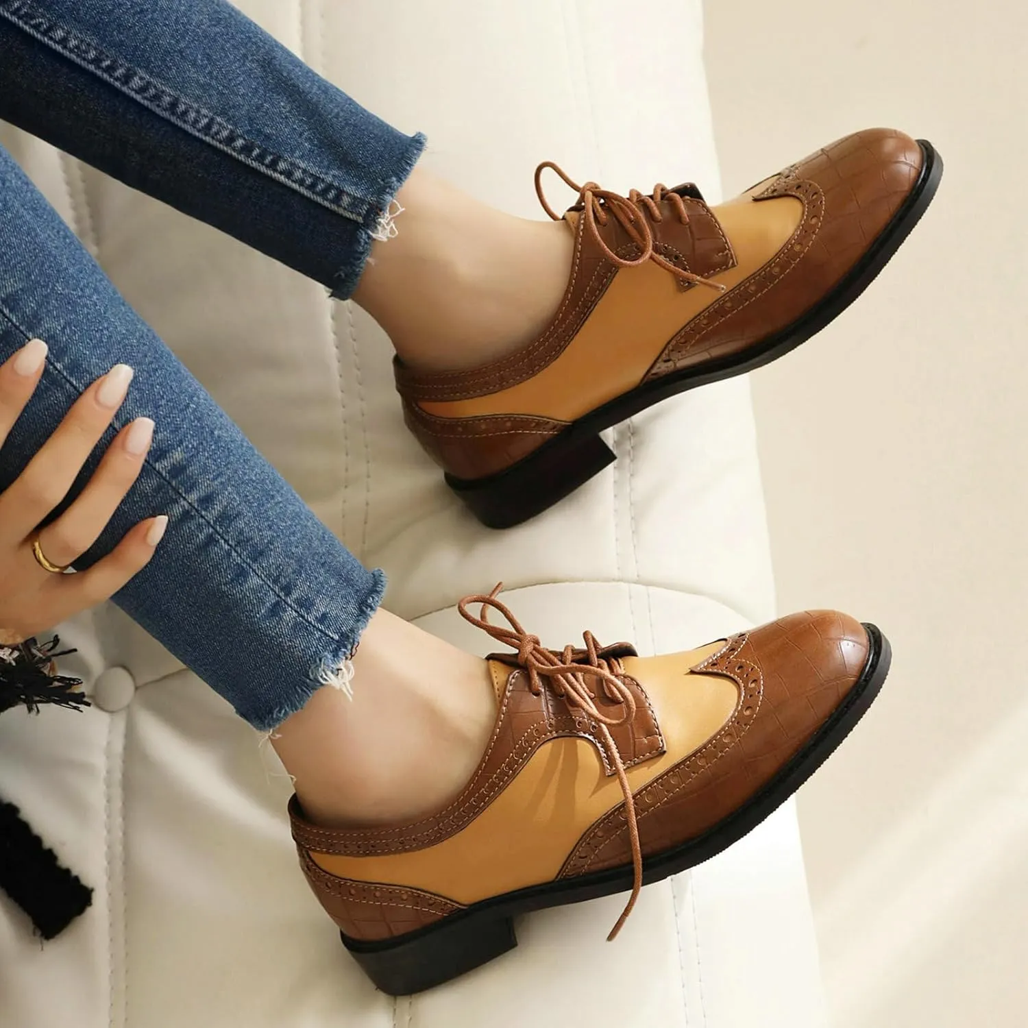 KysBloes Women Oxford Flats Lace Up Wingtip Brogue Shoes Low Heel Closed Toe Vintage Saddle Shoes