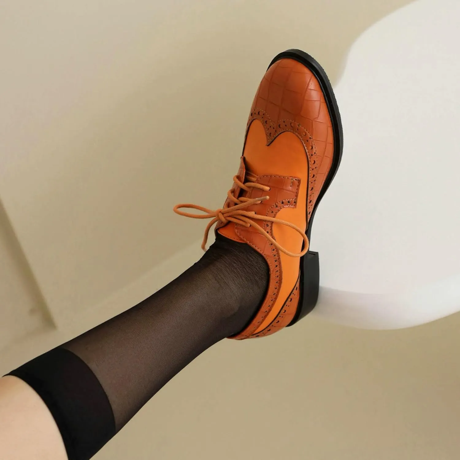 KysBloes Women Oxford Flats Lace Up Wingtip Brogue Shoes Low Heel Closed Toe Vintage Saddle Shoes