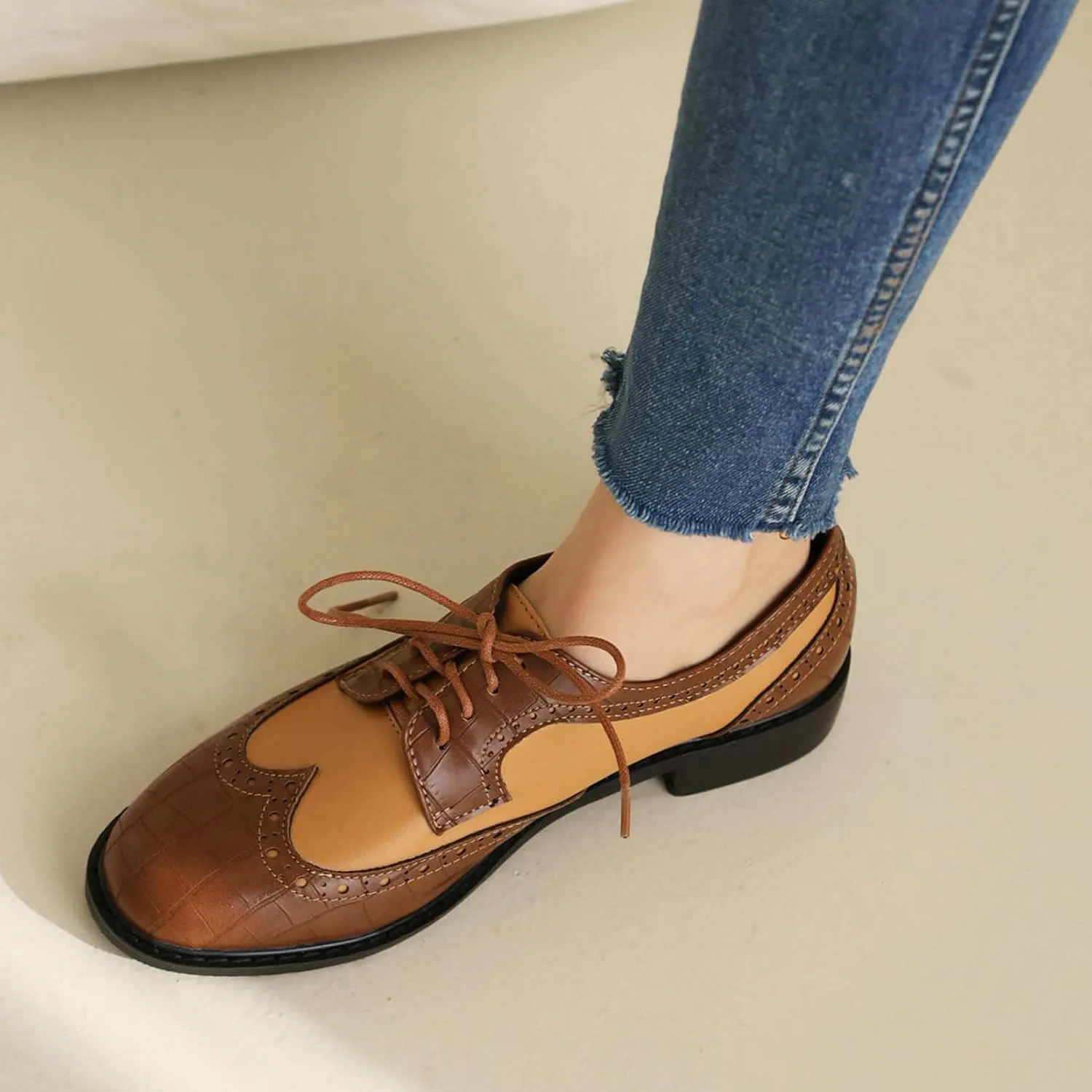 KysBloes Women Oxford Flats Lace Up Wingtip Brogue Shoes Low Heel Closed Toe Vintage Saddle Shoes