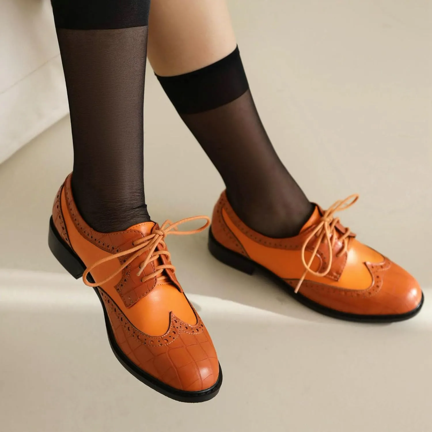 KysBloes Women Oxford Flats Lace Up Wingtip Brogue Shoes Low Heel Closed Toe Vintage Saddle Shoes