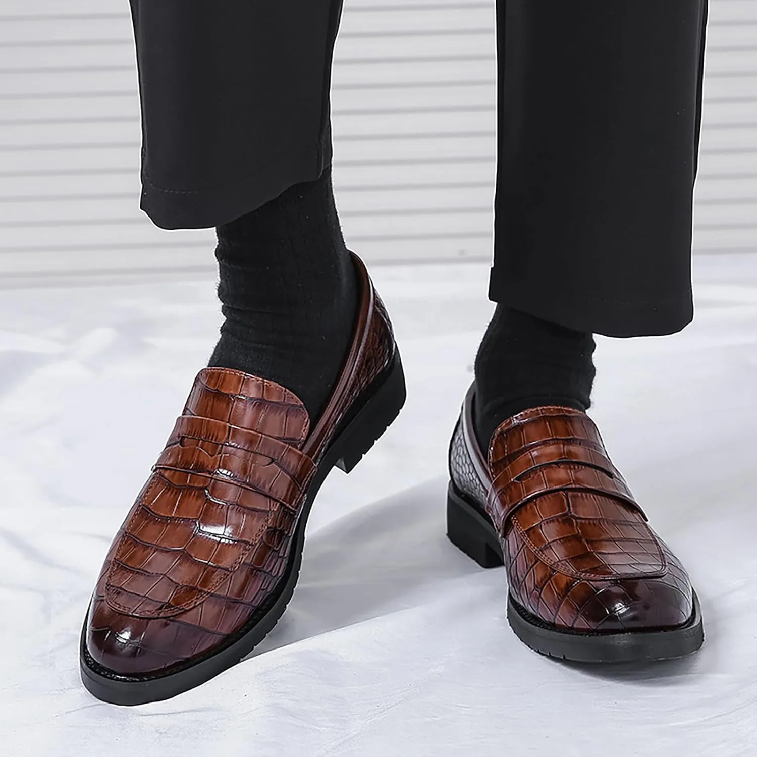 Men's Plaid Printed Leather Loafers Comfort Business Slip-on Dress Business Oxford Shoes Round Toe Low Block Heel Casual Leather Shoes for Office Work Walking Driving
