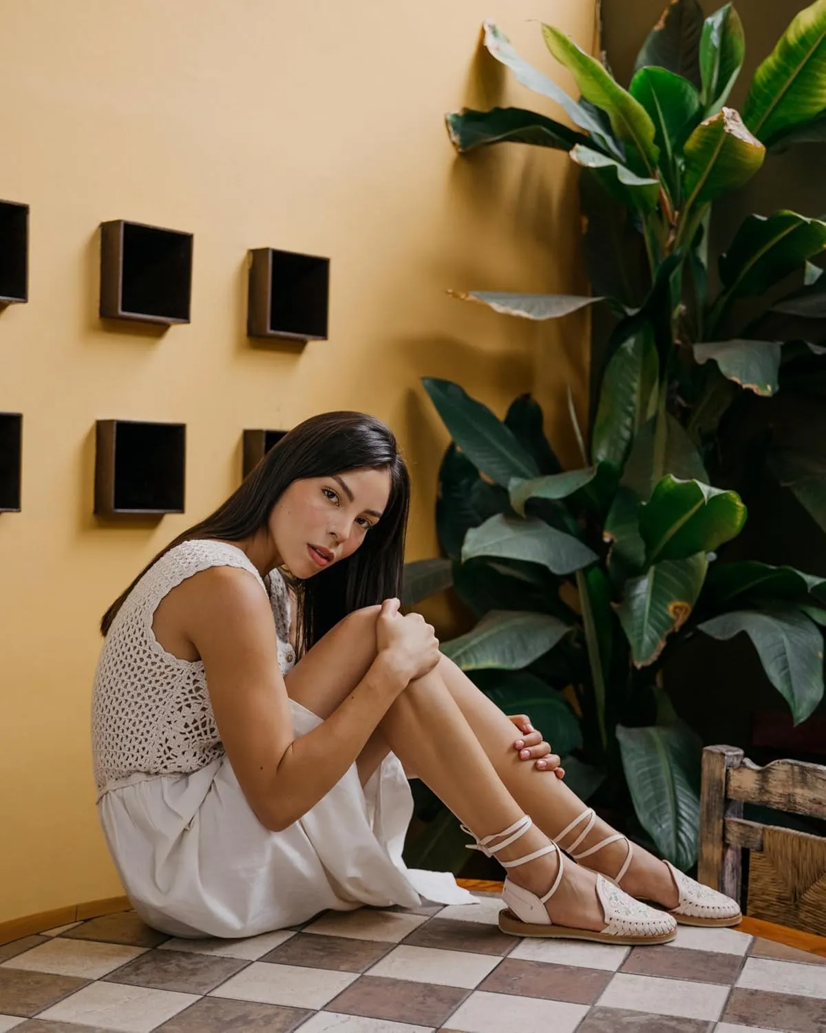 Mexico en la Piel Handcrafted Leather Huarache Sandals for Women - Roman Lace-Up Design, Crepe Sole, Floral Embroidery, Lightweight and Breathable, Available in Natural, Shedron, and White