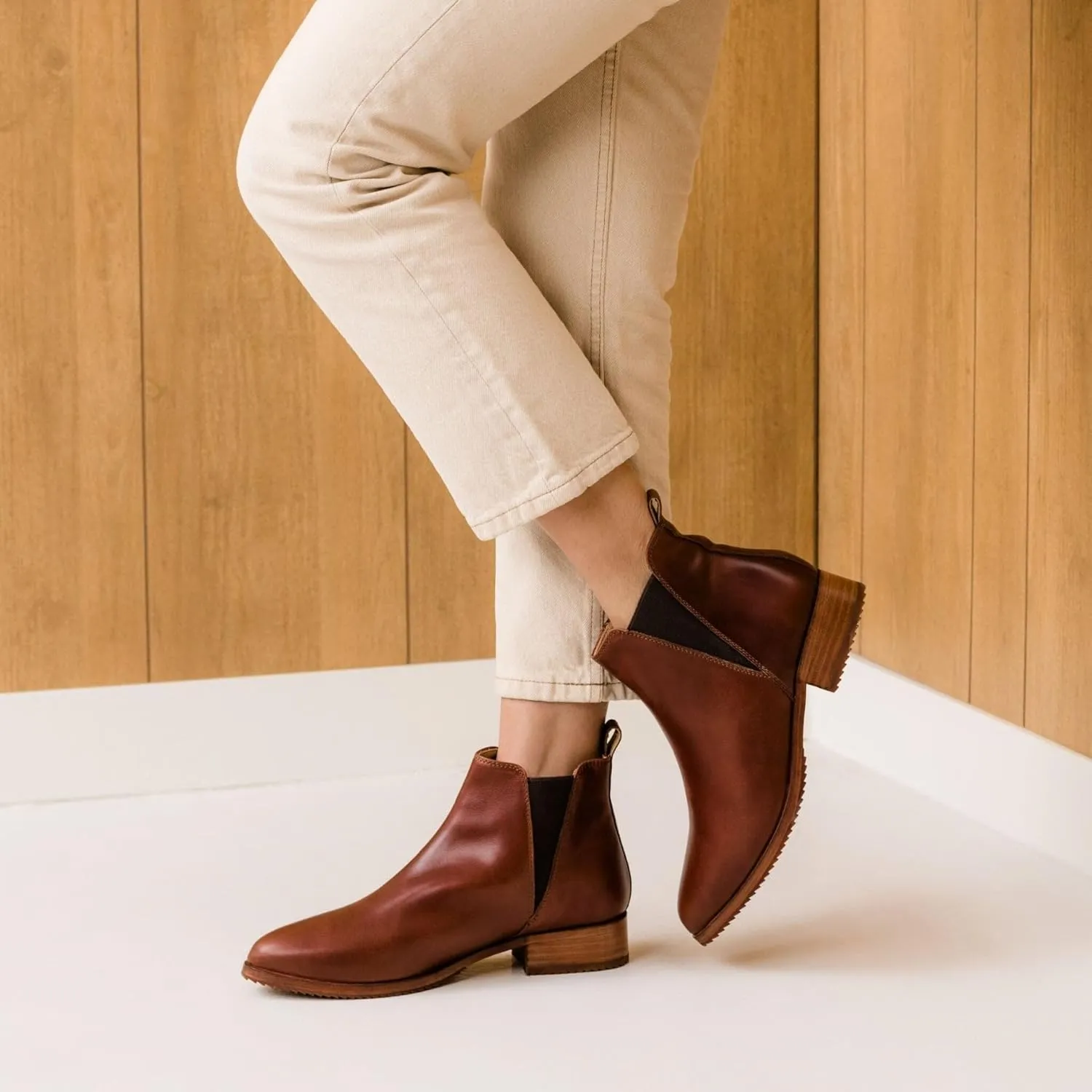 Nisolo Eva Everyday Chelsea Boots for Women, from Dressy Casual to Any Occasions, Water-Resistant & Breathable Leather Upper, Memory Foam Cushioned Insoles for Comfort, True to Size