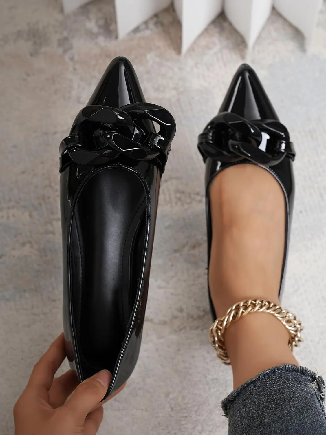 Women Patent Leather Pointed Toe Ballet Flats with Chain Embellishment Daily Shoes