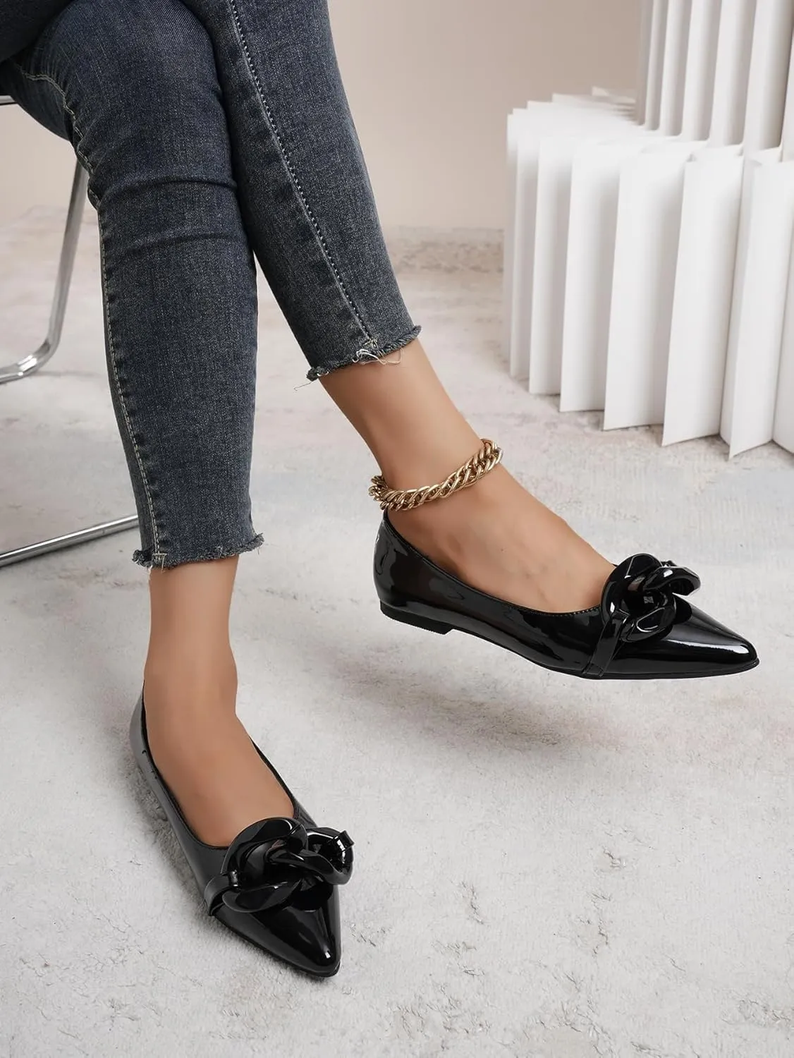 Women Patent Leather Pointed Toe Ballet Flats with Chain Embellishment Daily Shoes