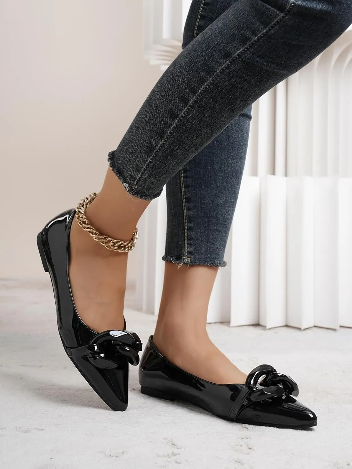 Women Patent Leather Pointed Toe Ballet Flats with Chain Embellishment Daily Shoes
