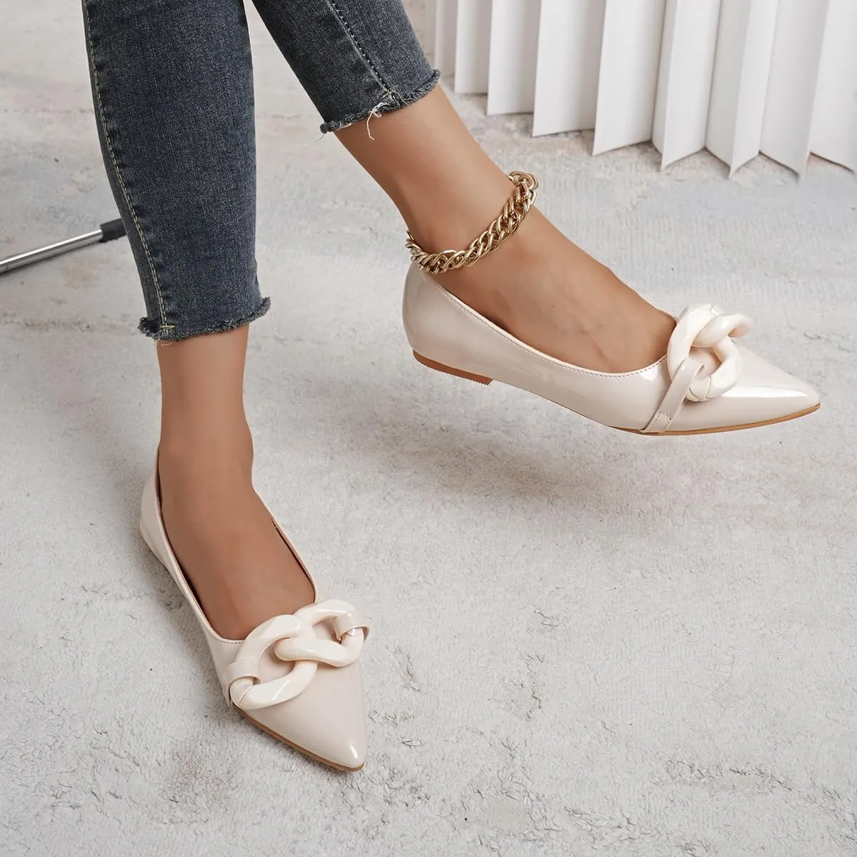 Women Patent Leather Pointed Toe Ballet Flats with Chain Embellishment Daily Shoes
