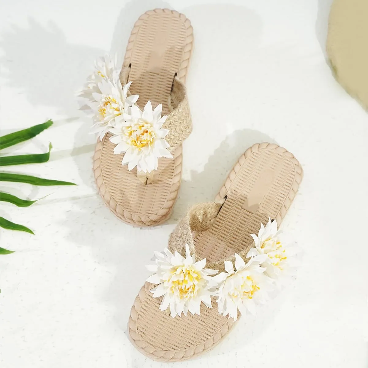 Women's Fancy Floral Slide Sandals, Slip On Clip Toe Summer Slippers with Cute Flower Decor - Suit for Casual and Holiday Wear
