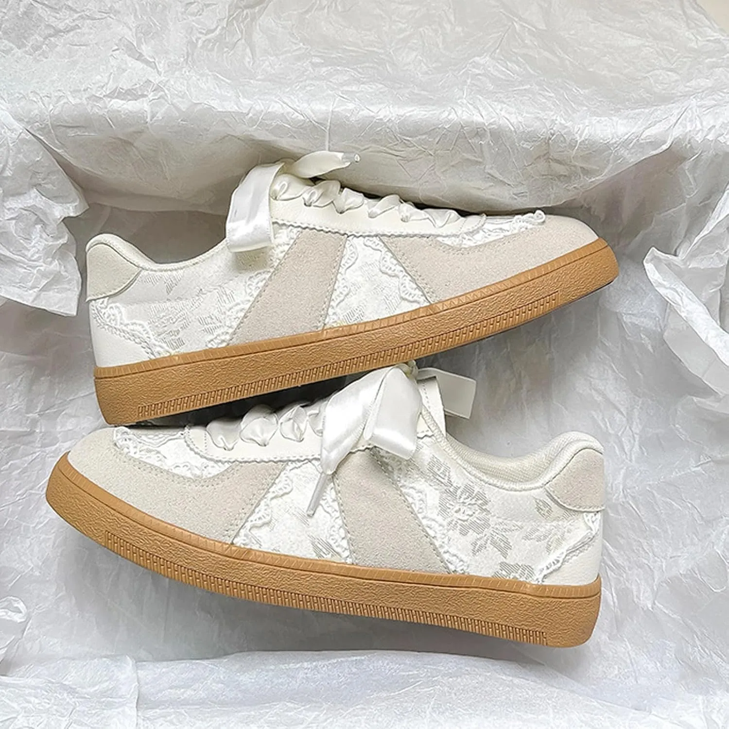 Women’s Lace Detail Casual Sneakers with Lace Border Walking Shoes Ribbon Tie Ballet Flats Shoes Y2K Retro Shoes