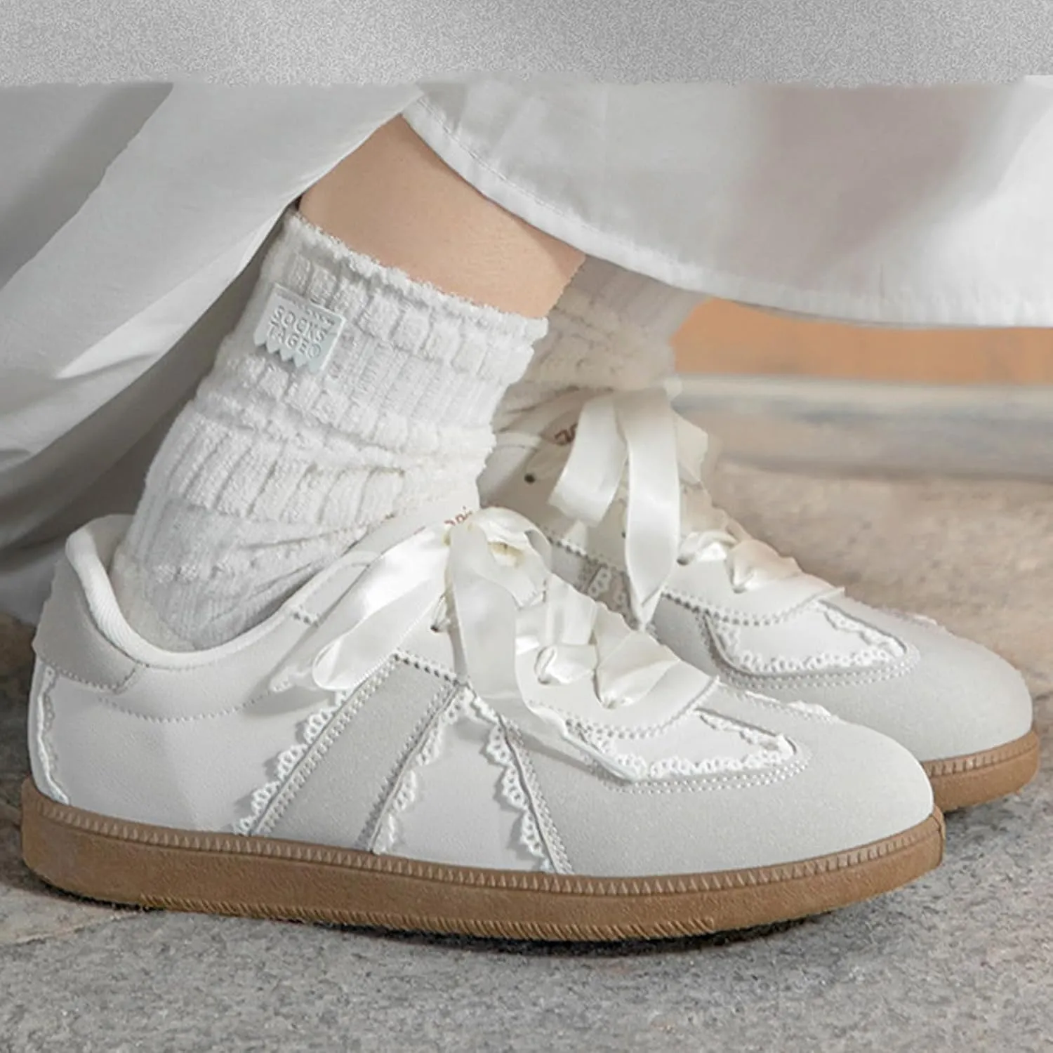 Women’s Lace Detail Casual Sneakers with Lace Border Walking Shoes Ribbon Tie Ballet Flats Shoes Y2K Retro Shoes