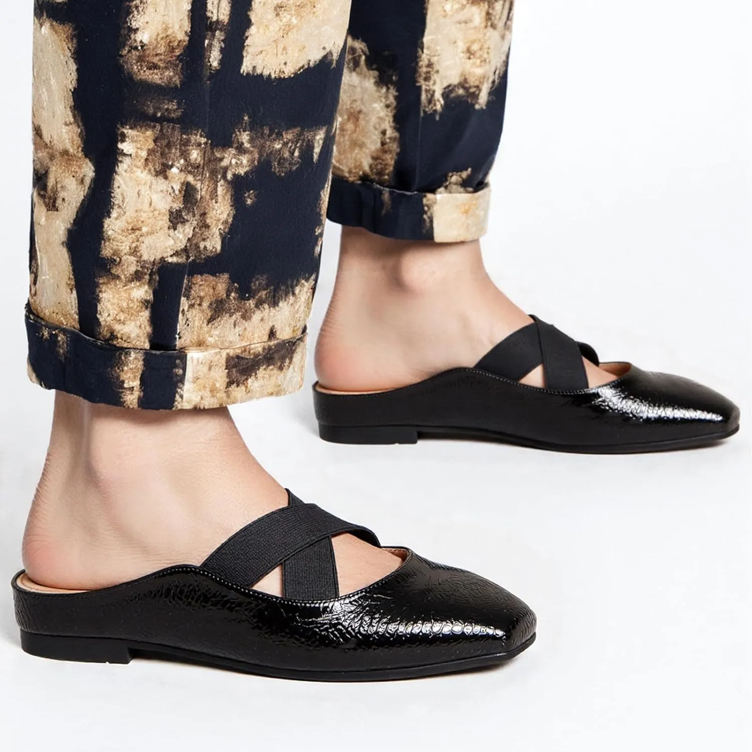 Women's Square Toe Cross Elastic Ties Flat Mules Retro Leather Closed Toe Comfortable Memory Foam Mary Jane Flats Slip On Work Casual Walking Shoes Slippers