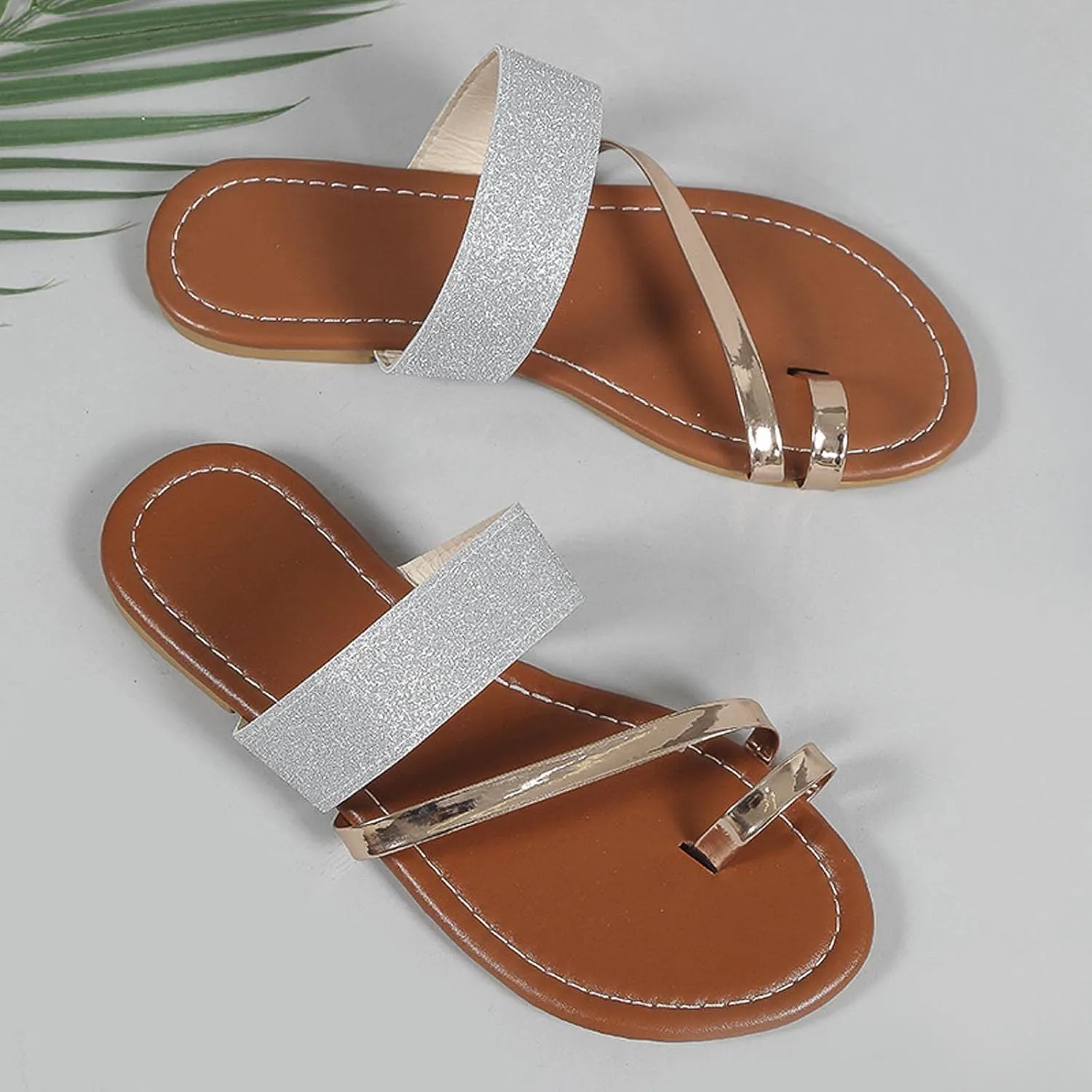 Women's Stylish Metallic Flat Sandals Sequins Slip-On Slides Flats Casual Clip Toe Slippers Sandal for Summer Beach