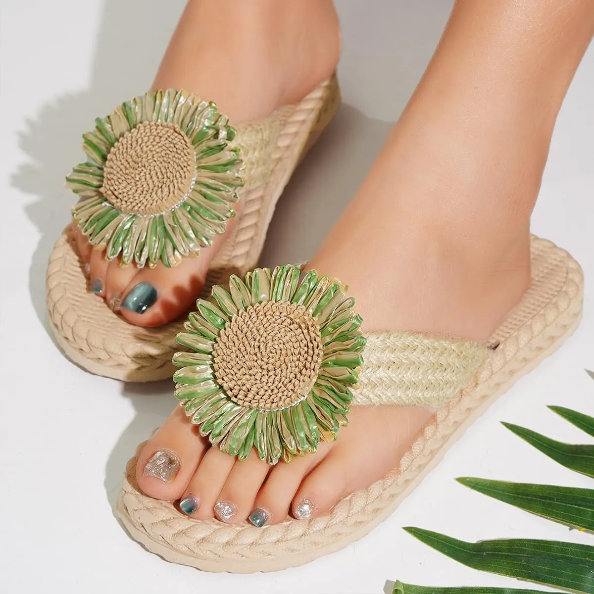 Women's Summer Slide Sandals with Unique Green Flower Decor Round Open Toe Casual Flat Beach Sandals for Summer Vacation Daily Wear