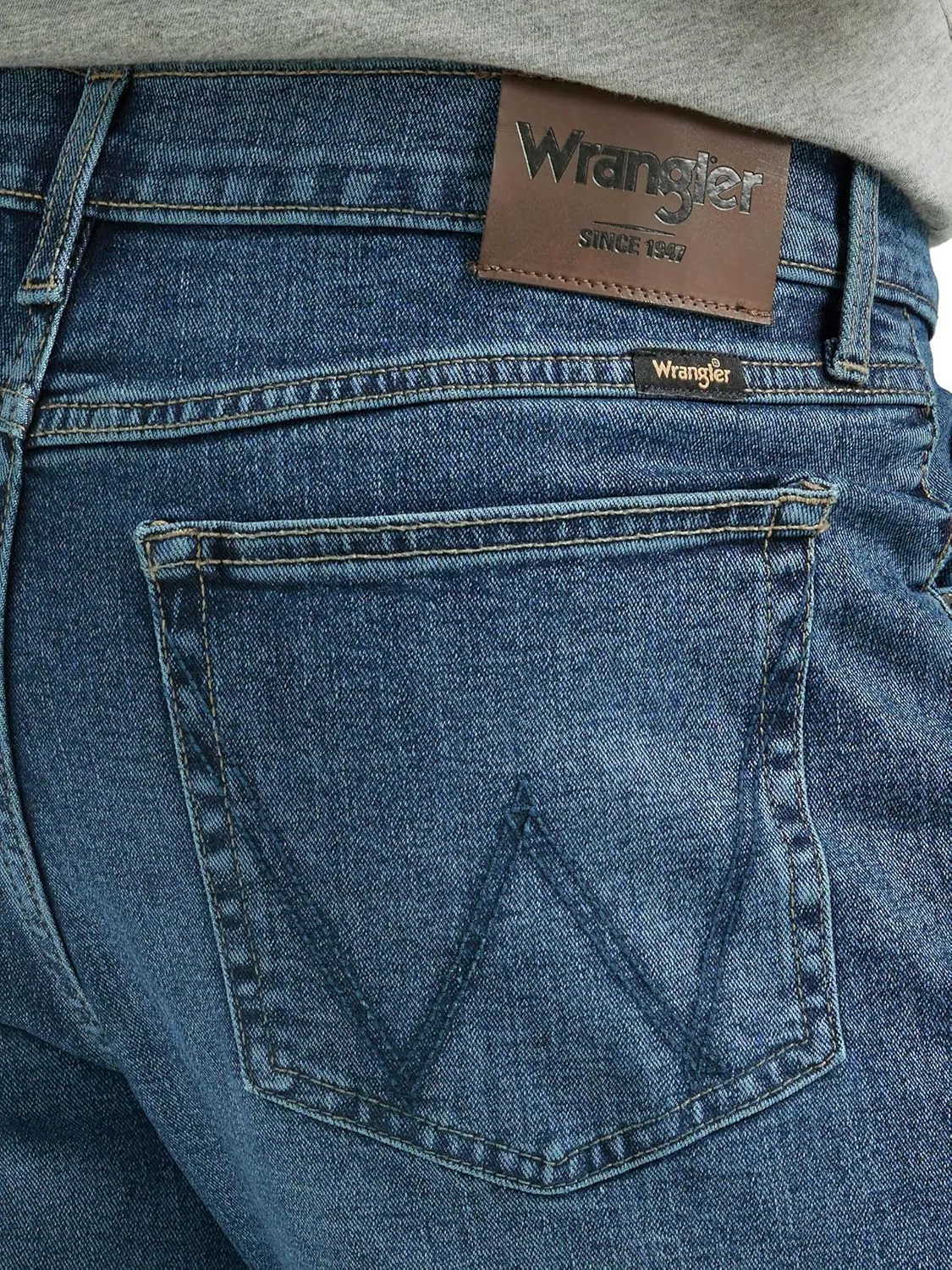 Wrangler Men's Free to Stretch Relaxed Fit Bootcut Jean