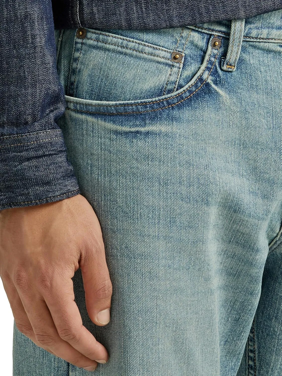 Wrangler Men's Free to Stretch Relaxed Fit Bootcut Jean